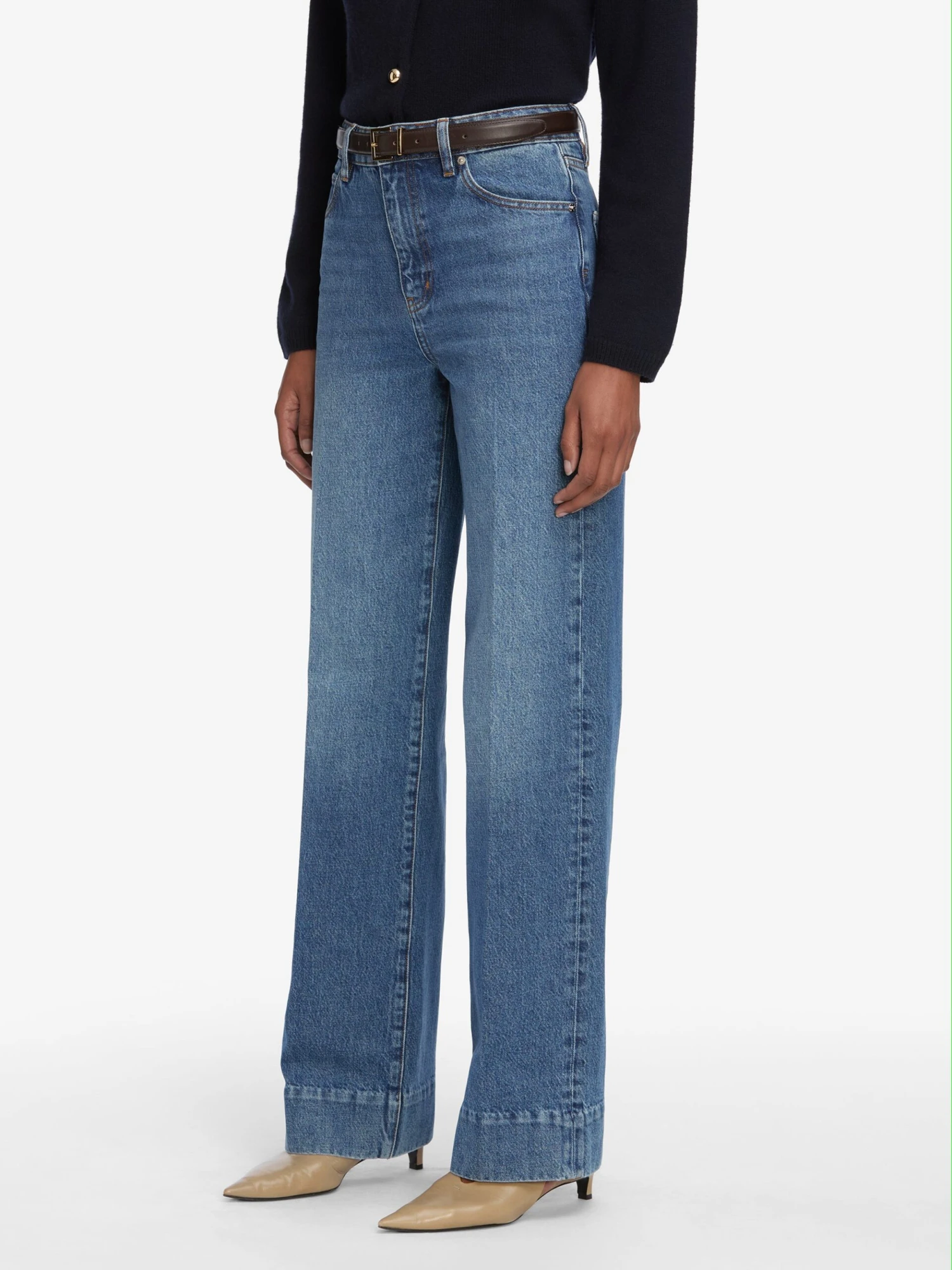 The Streamline -- Swan 5 The Streamline -- Swan - Image 5