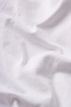 The Modern Pocket Wide -- White 11 The Modern Pocket Wide -- White -Frame Fashion Shop 2009476 WHT FABRICDETAIL