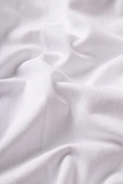 The Lax -- White Raw Fray -Frame Fashion Shop 3003RF728 WHTR FABRICDETAIL