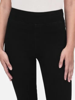 The Jetset Skinny Crop -- Sheen Noir 11 The Jetset Skinny Crop -- Sheen Noir -Frame Fashion Shop JSSC631 SHNO 2606