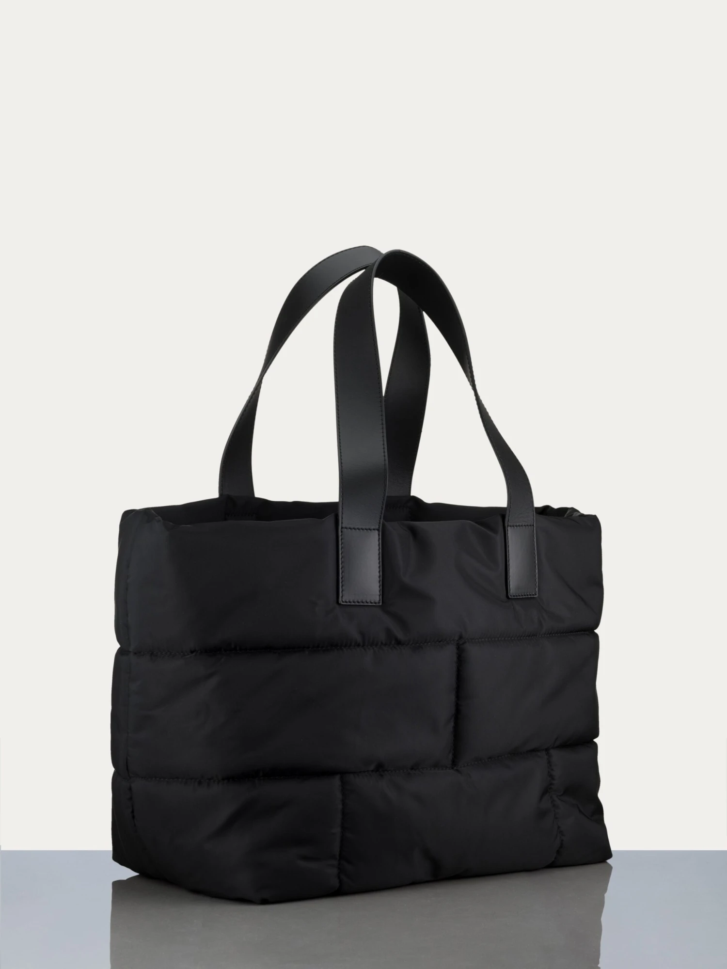 Nylon Quilted Plaque Tote -- Noir 3 Nylon Quilted Plaque Tote -- Noir - Image 3