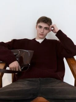 Oversized Sweater -- Burgundy 7 Oversized Sweater -- Burgundy -Frame Fashion Shop Look05 01