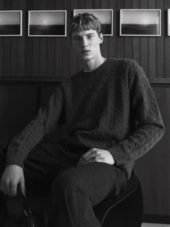 Cable Cashmere Crewneck -- Charcoal -Frame Fashion Shop SHOT 06 0043 01 RGB 72 2000X2666 25a7eed3 275f 41fa 94e2 ca2f75a084b2