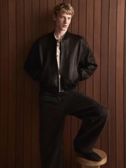 Leather Bomber -- Black -Frame Fashion Shop SHOT 08 0194 01 RGB 72 2000X2666 9ec4a02e db7f 47f7 ad32 359f8232b9b4